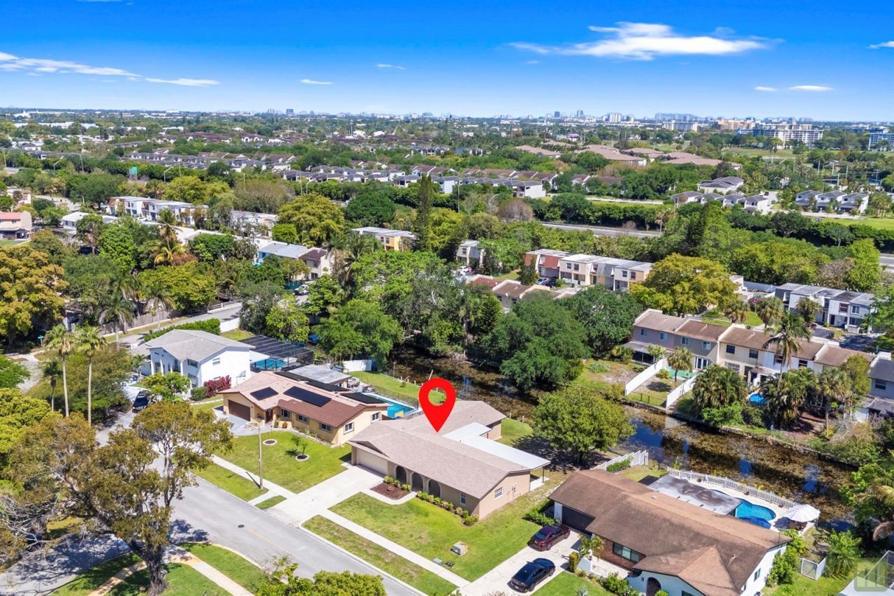 260 Lake Drive , Coconut Creek, FL 33066 Photo