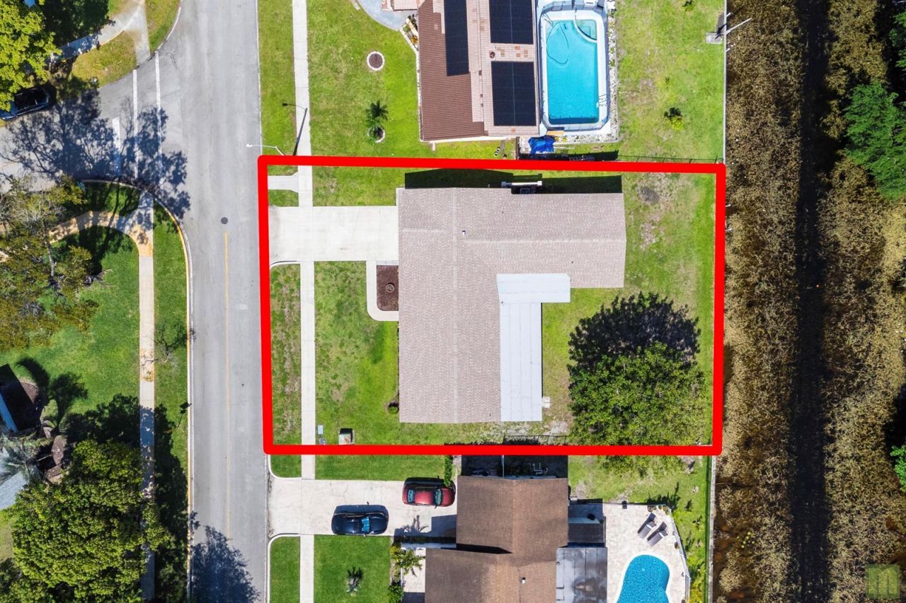 260 Lake Drive , Coconut Creek, FL 33066 Photo