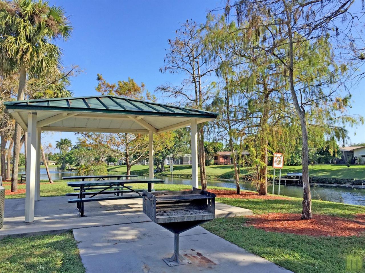 260 Lake Drive , Coconut Creek, FL 33066 Photo