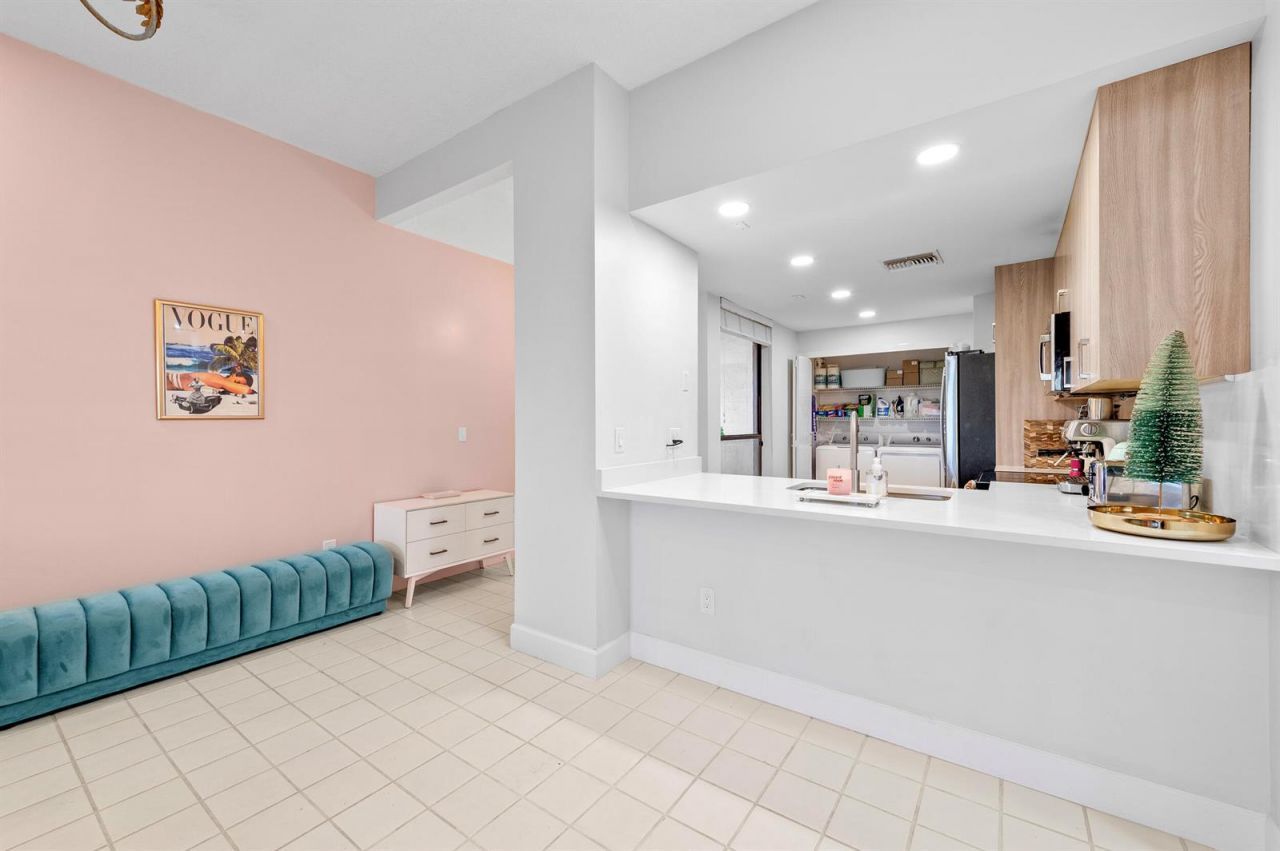 7460 La Paz Boulevard , Unit 304, Boca Raton, FL 33433 Photo
