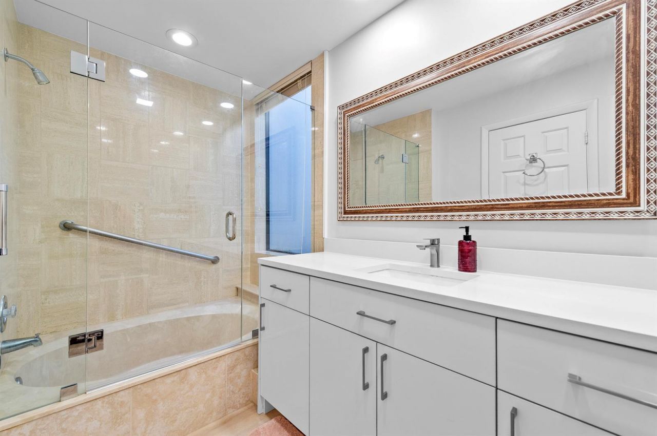 7460 La Paz Boulevard , Unit 304, Boca Raton, FL 33433 Photo