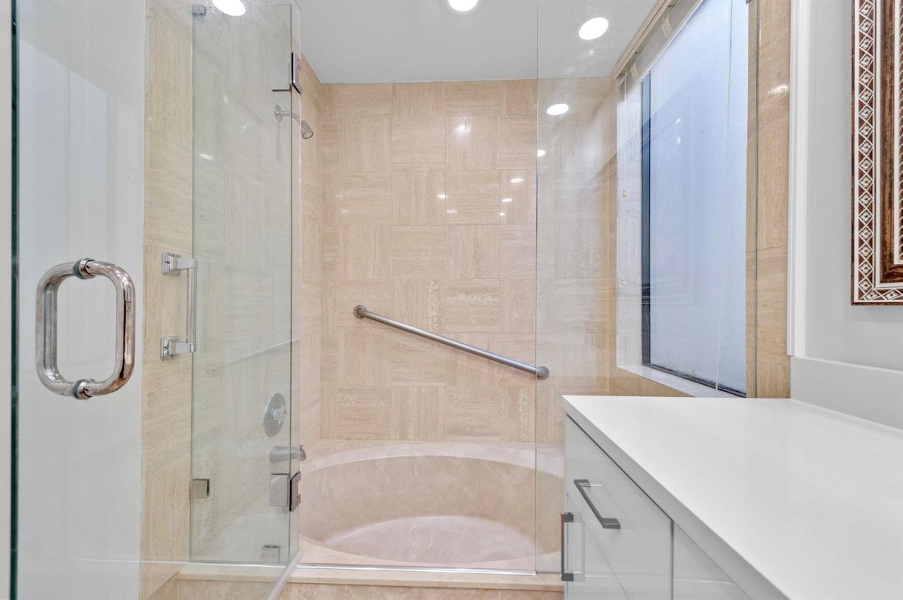 7460 La Paz Boulevard , Unit 304, Boca Raton, FL 33433 Photo