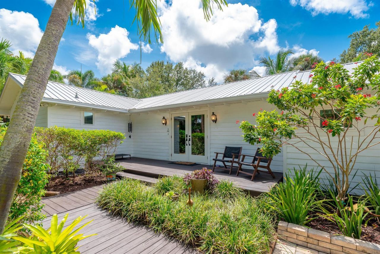 547 SW Riverview Street , Stuart, FL 34994 Photo