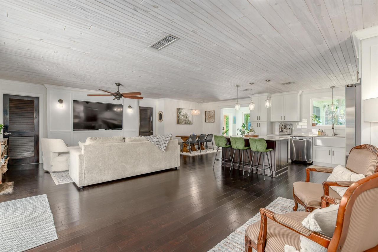 547 SW Riverview Street , Stuart, FL 34994 Photo