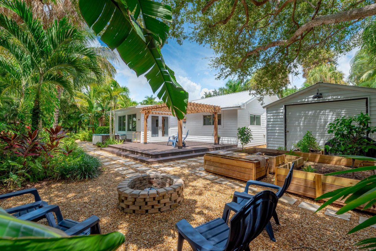 547 SW Riverview Street , Stuart, FL 34994 Photo