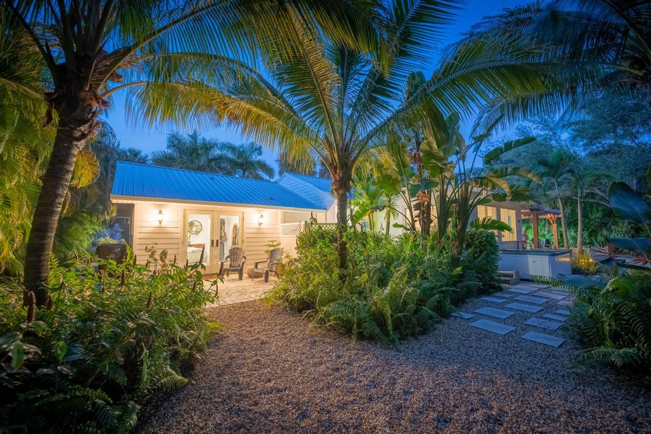 547 SW Riverview Street , Stuart, FL 34994 Photo