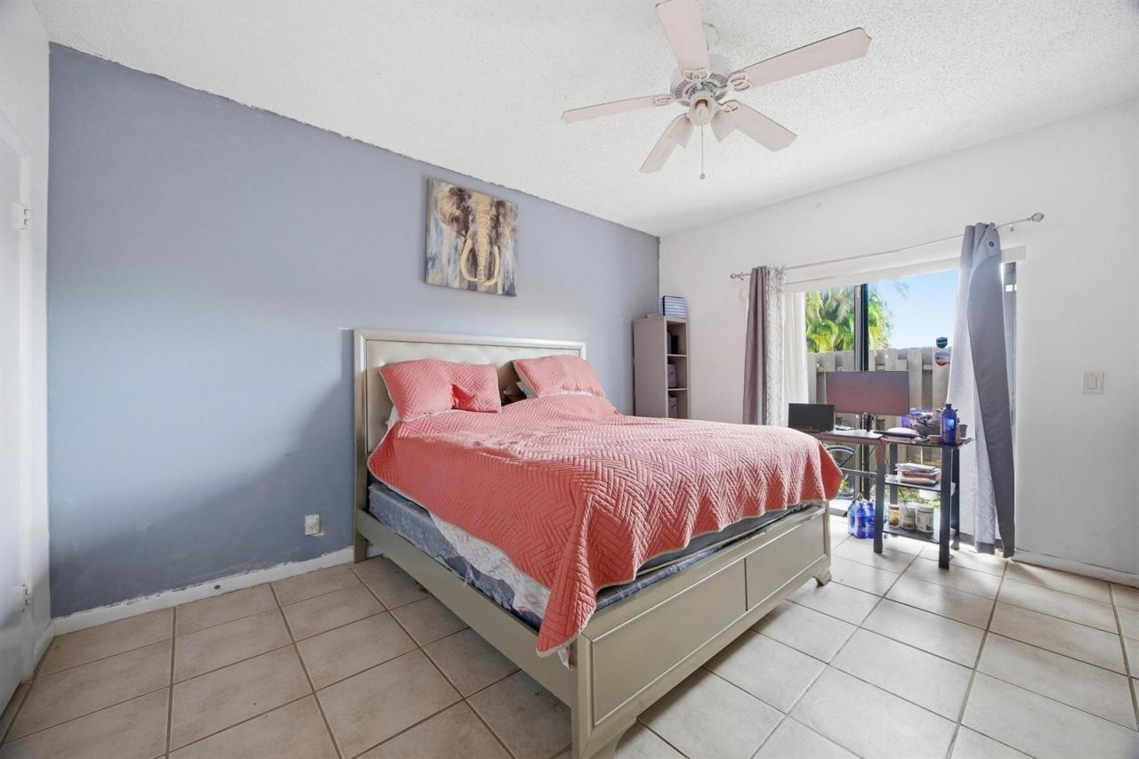 4102 Waterview Circle , Palm Springs, FL 33461 Photo