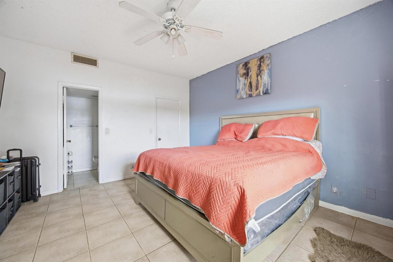 4102 Waterview Circle , Palm Springs, FL 33461 Photo