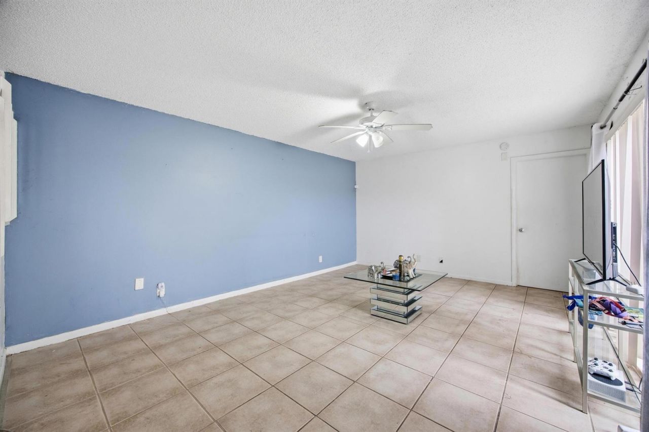 4102 Waterview Circle , Palm Springs, FL 33461 Photo