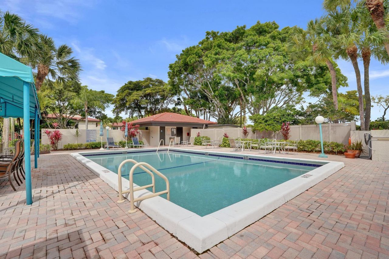 21675 Tall Palm Circle , Unit 2b, Boca Raton, FL 33433 Photo