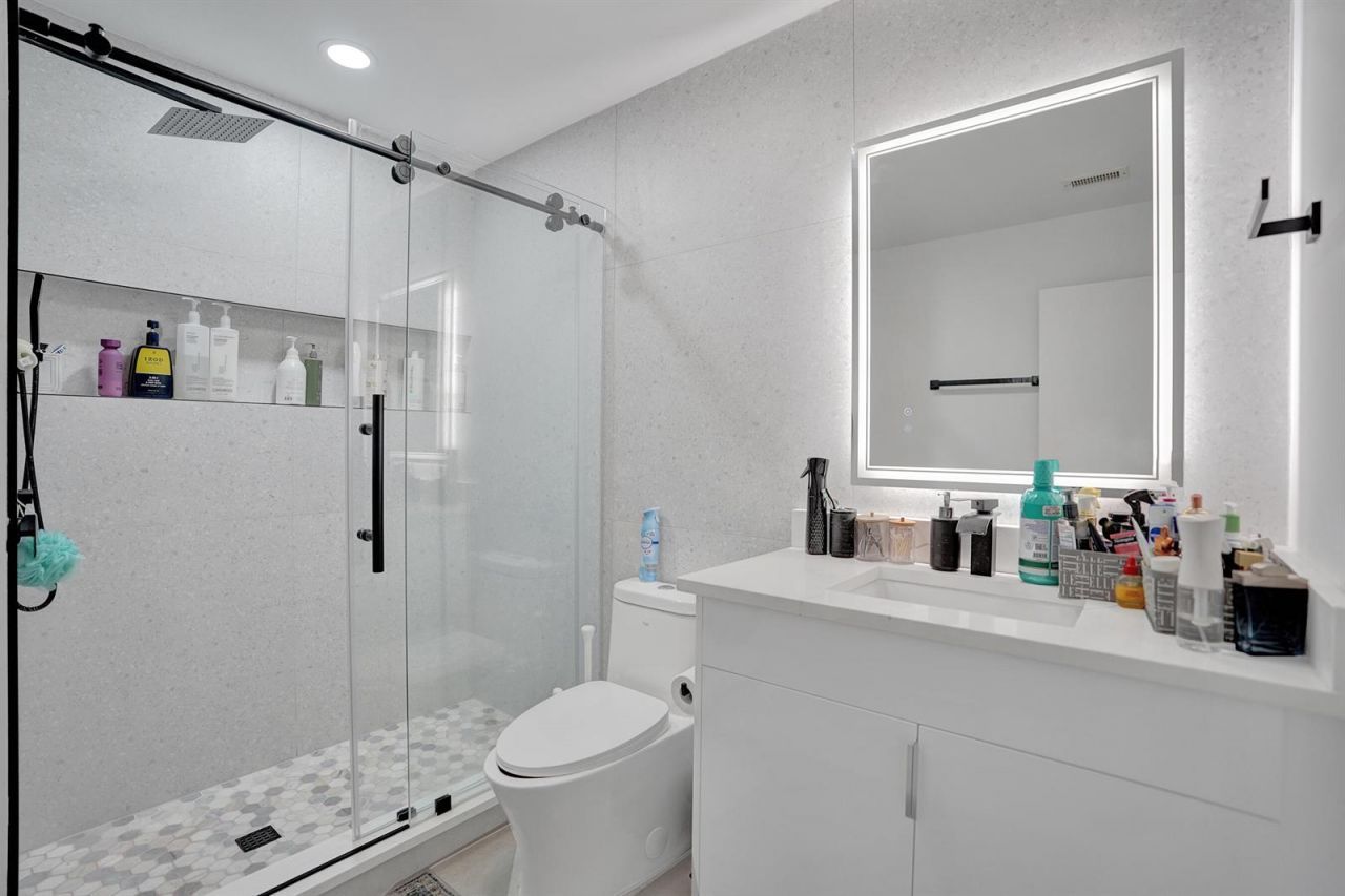 21675 Tall Palm Circle , Unit 2b, Boca Raton, FL 33433 Photo
