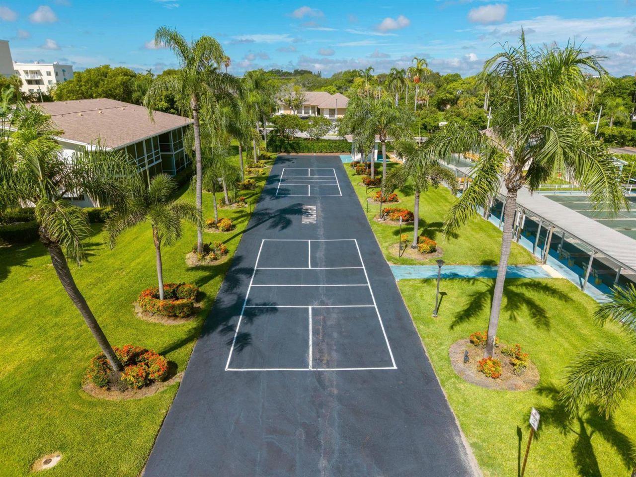 480 Horizons W, Unit 207, Boynton Beach, FL 33435 Photo