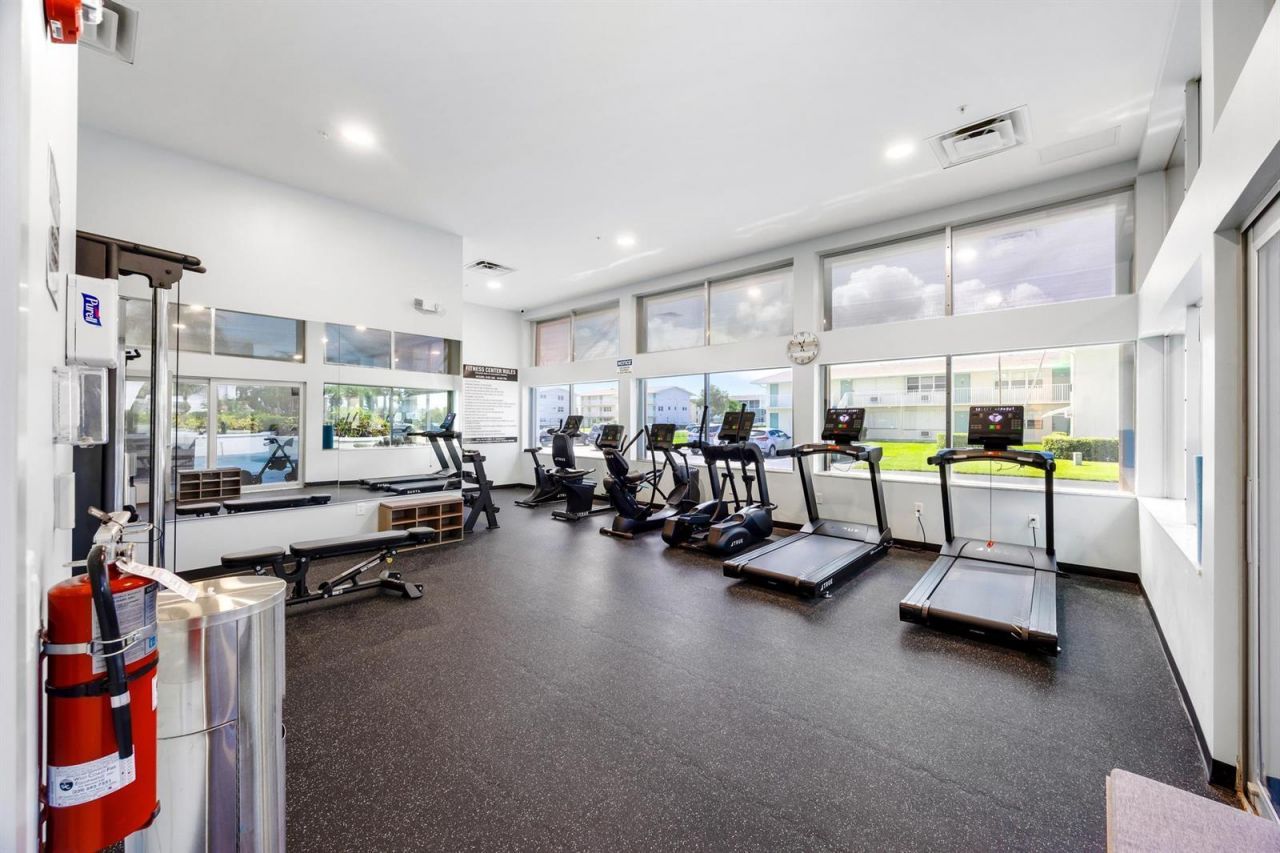 480 Horizons W, Unit 207, Boynton Beach, FL 33435 Photo