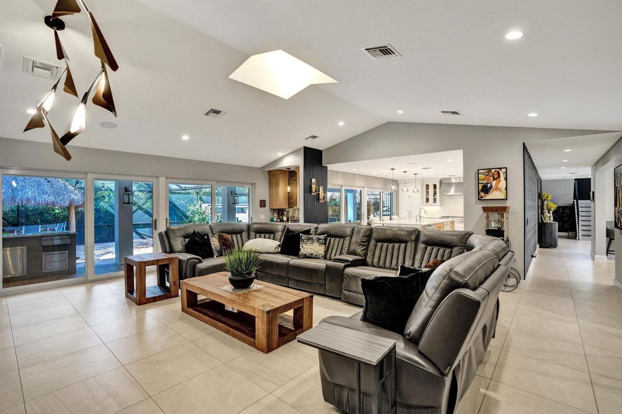 738 Middle River Drive , Fort Lauderdale, FL 33304 Photo