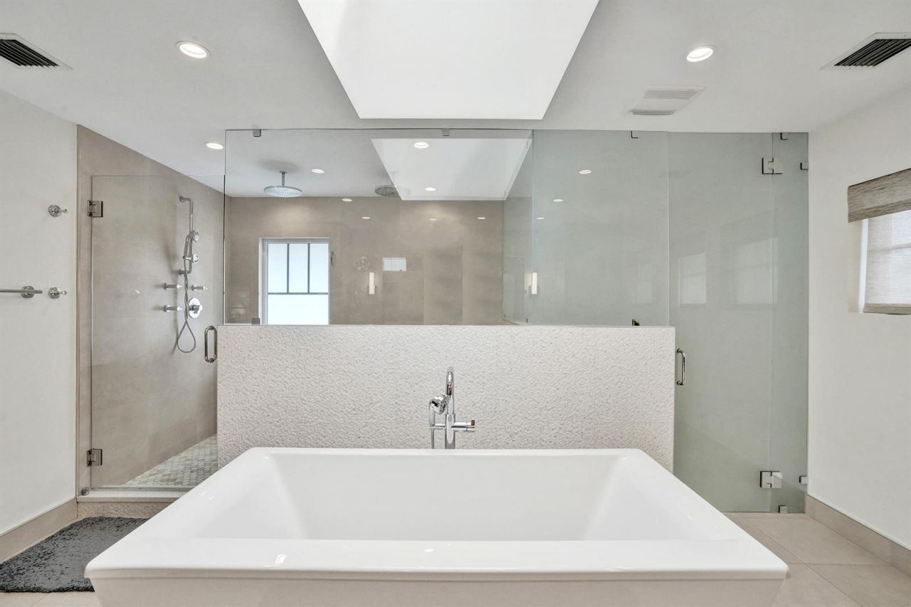 738 Middle River Drive , Fort Lauderdale, FL 33304 Photo