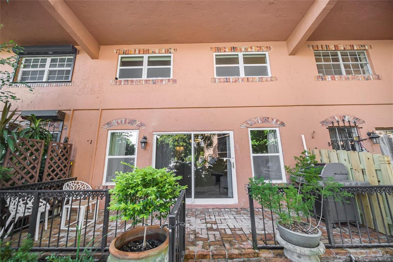 620 Tennis Club Drive , Unit 111, Fort Lauderdale, FL 33311 Photo