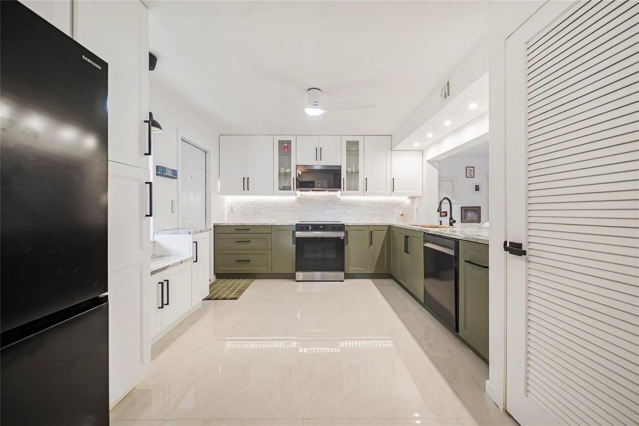 620 Tennis Club Drive , Unit 111, Fort Lauderdale, FL 33311 Photo