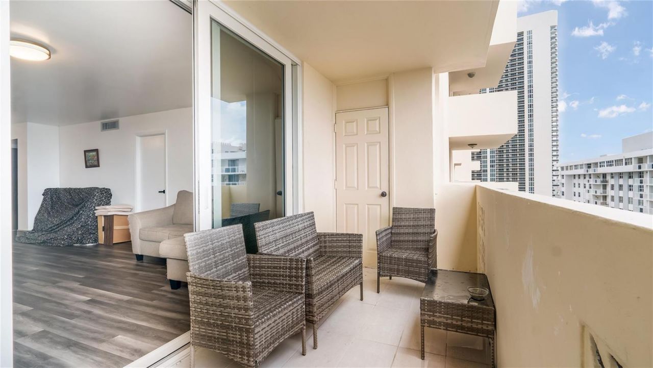 1833 S Ocean Drive , Unit 1608, Hallandale Beach, FL 33009 Photo