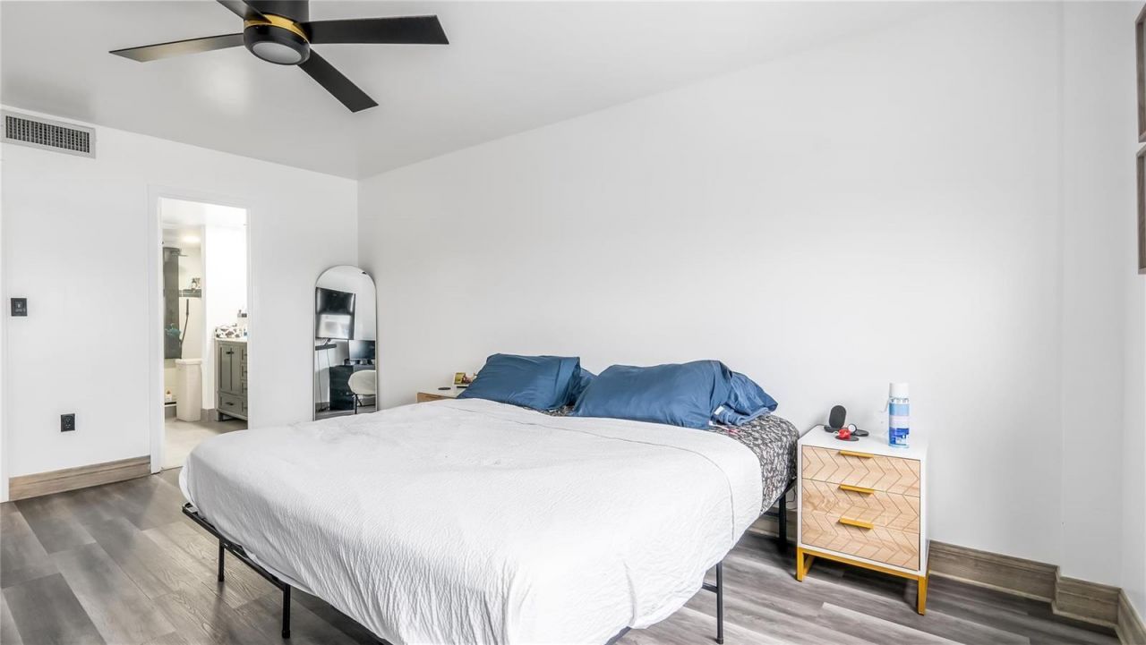 1833 S Ocean Drive , Unit 1608, Hallandale Beach, FL 33009 Photo