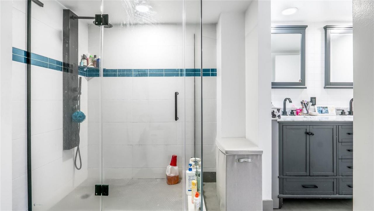 1833 S Ocean Drive , Unit 1608, Hallandale Beach, FL 33009 Photo