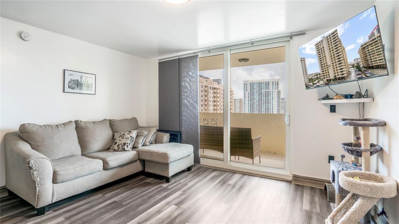 1833 S Ocean Drive , Unit 1608, Hallandale Beach, FL 33009 Photo