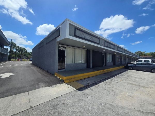 6120 NW 11th Street , Unit 10-2, Sunrise, FL 33313