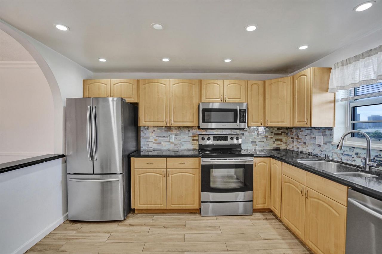 3051 NE 48th Street , Unit 702, Fort Lauderdale, FL 33308 Photo