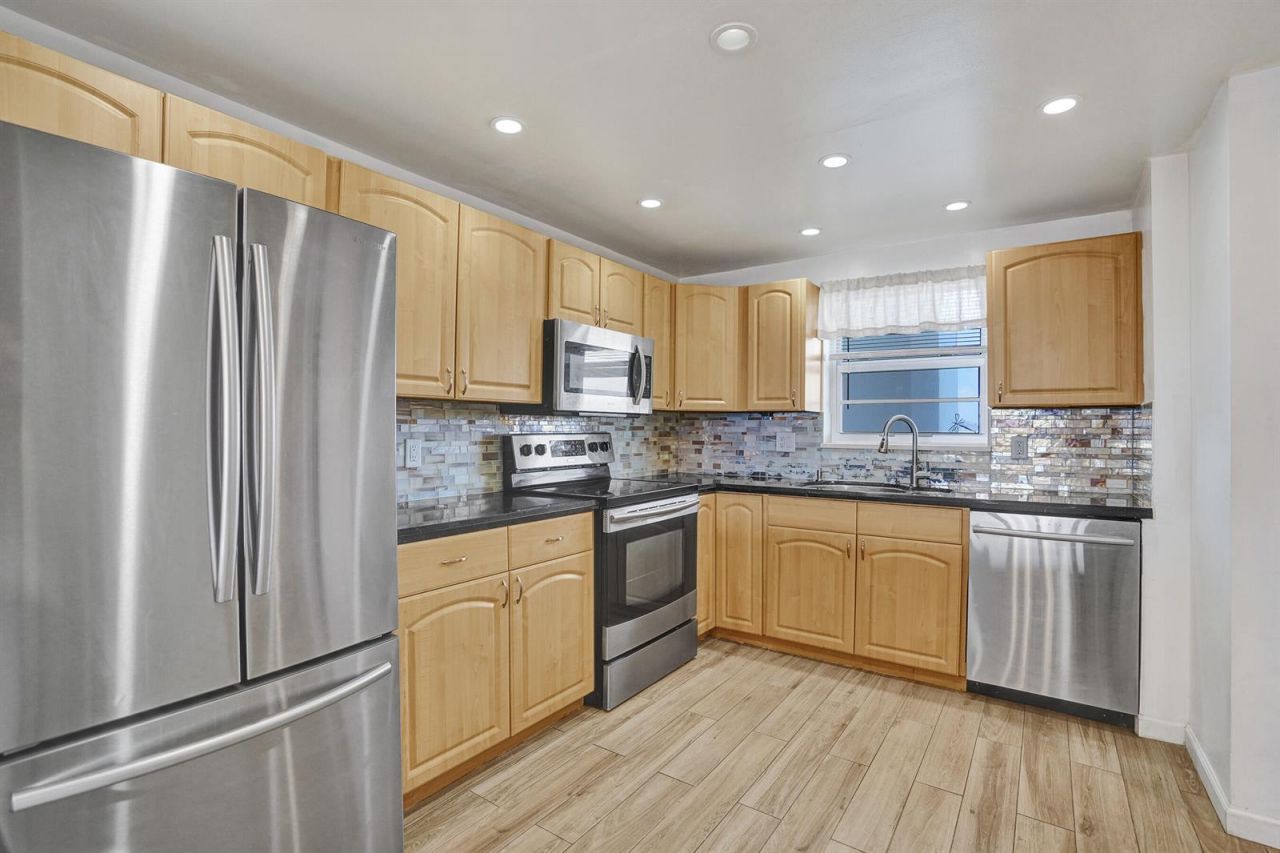 3051 NE 48th Street , Unit 702, Fort Lauderdale, FL 33308 Photo