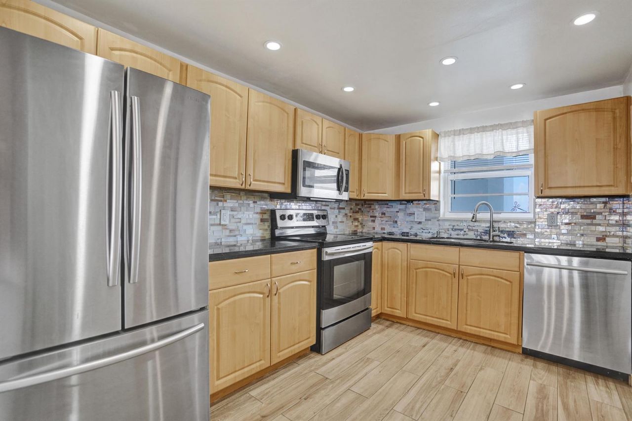 3051 NE 48th Street , Unit 702, Fort Lauderdale, FL 33308 Photo