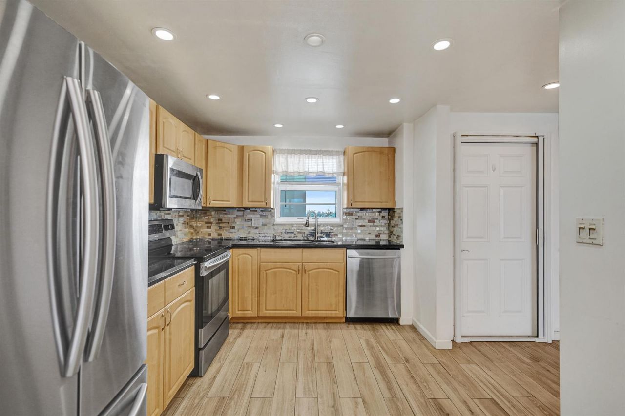 3051 NE 48th Street , Unit 702, Fort Lauderdale, FL 33308 Photo