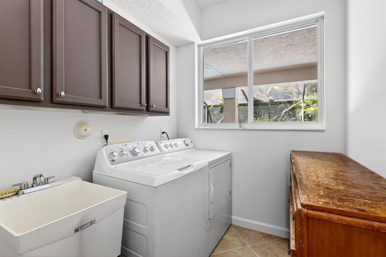 194 Lone Pine Drive , Palm Beach Gardens, FL 33410 Photo