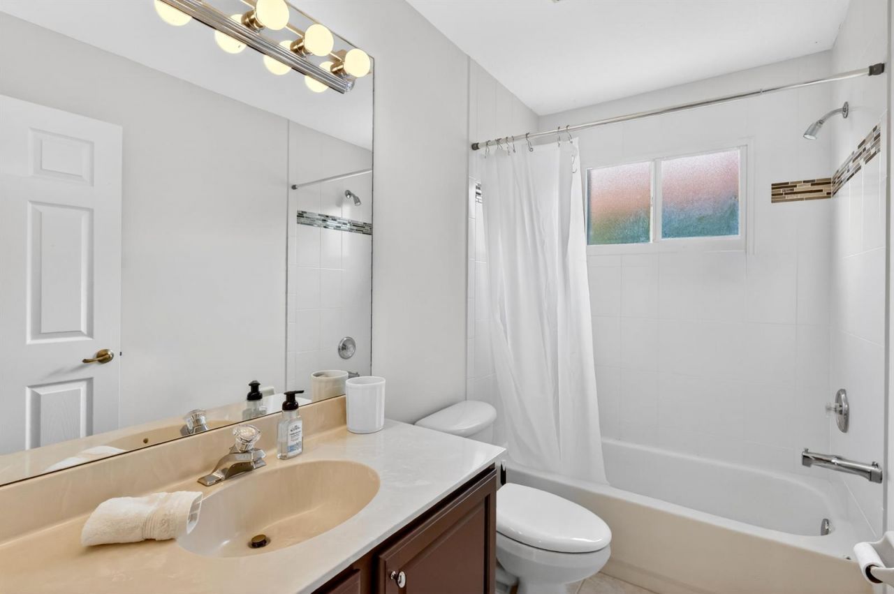 194 Lone Pine Drive , Palm Beach Gardens, FL 33410 Photo