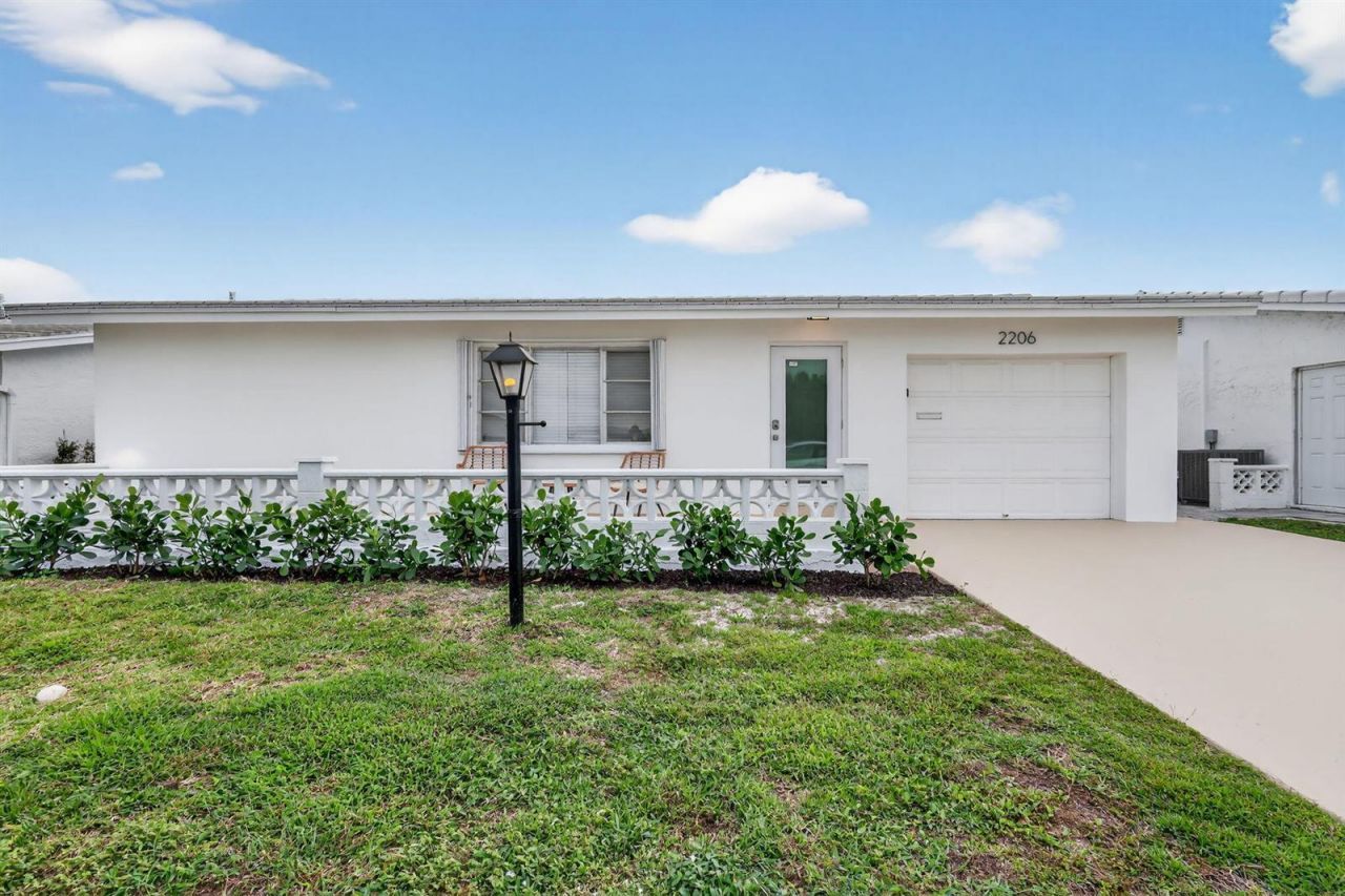 2206 SW 20th Way , Boynton Beach, FL 33426 Photo