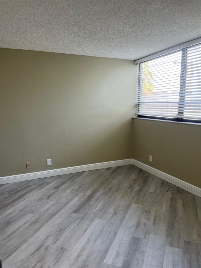 1820 N Congress Avenue , Unit 201, West Palm Beach, FL 33401 Photo
