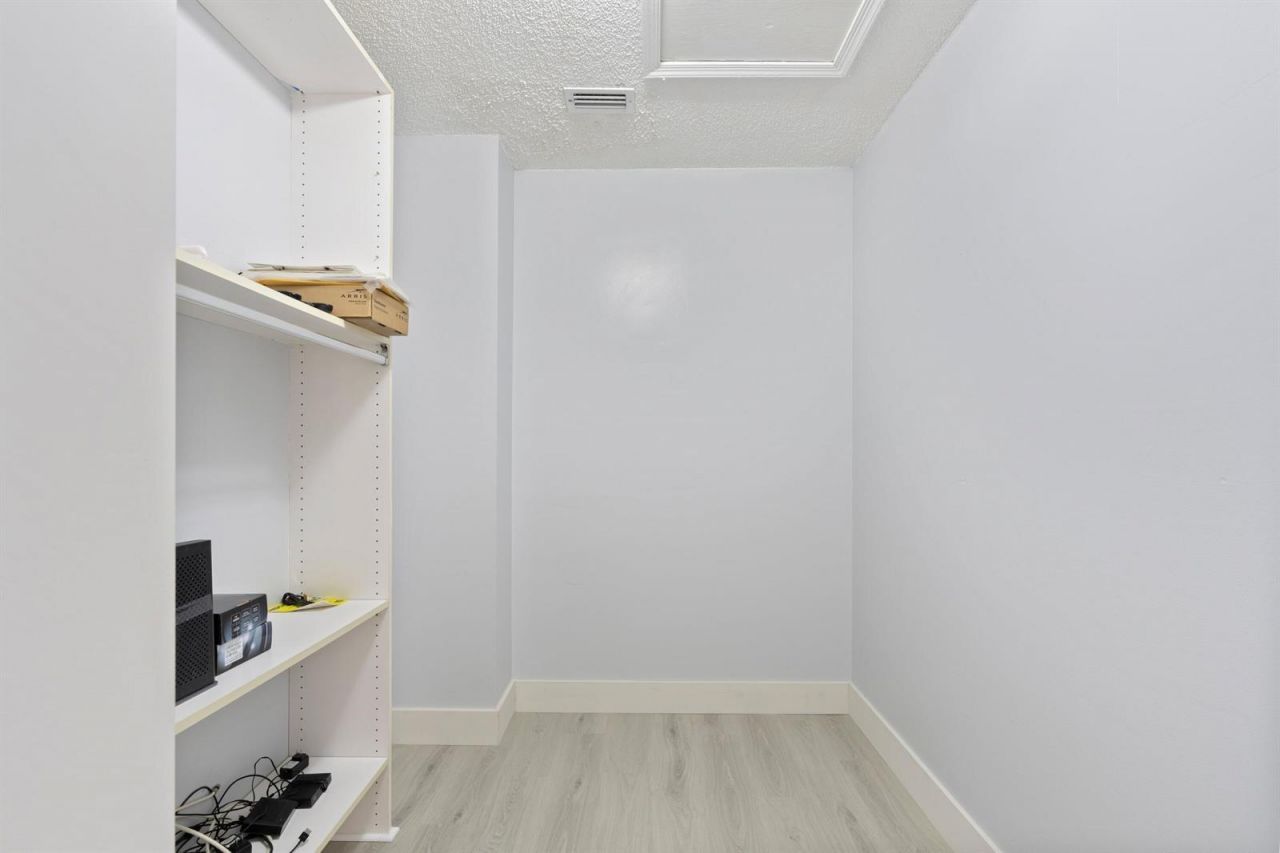 350 Club Circle , Unit 208, Boca Raton, FL 33487 Photo