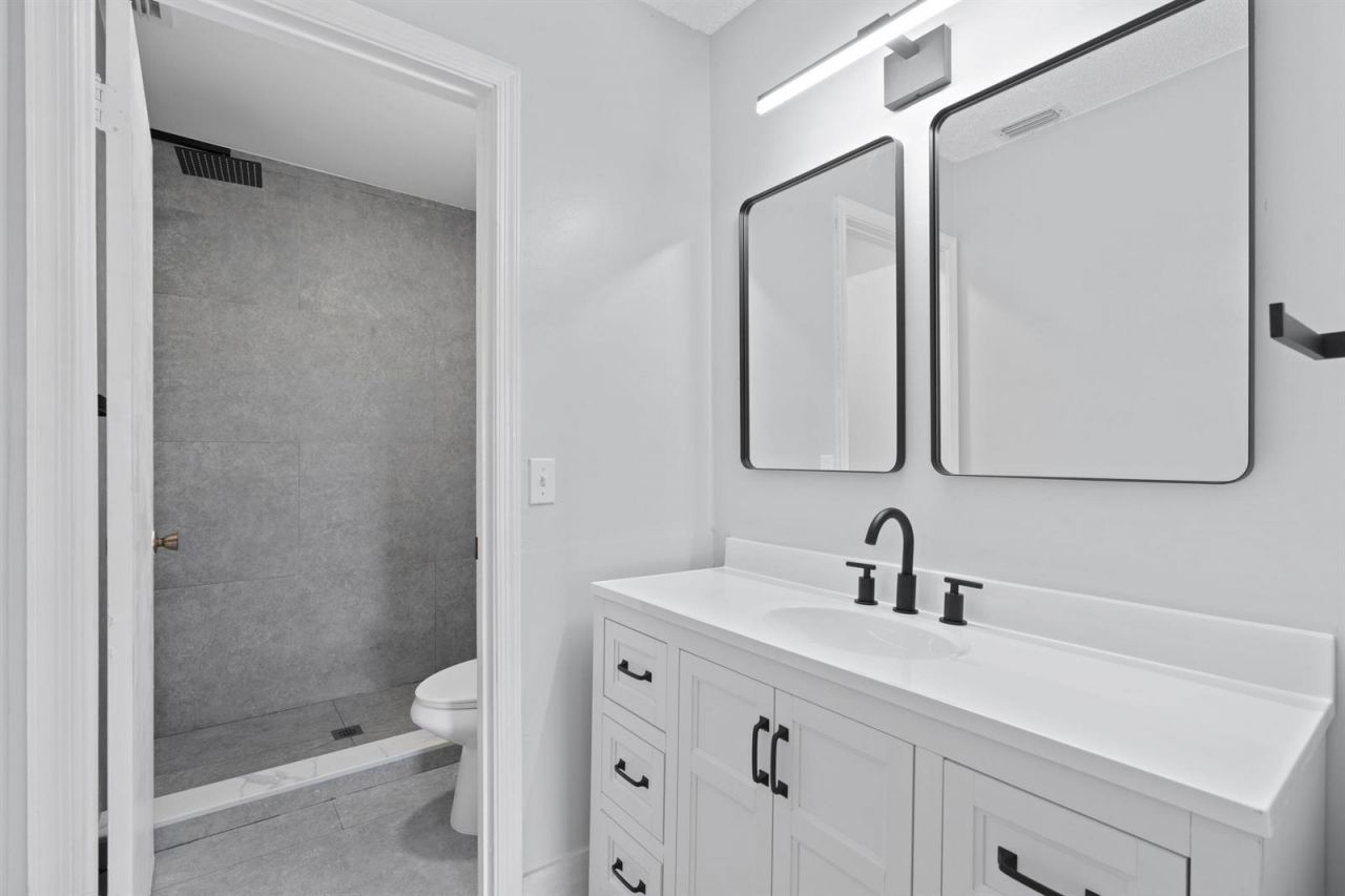 350 Club Circle , Unit 208, Boca Raton, FL 33487 Photo