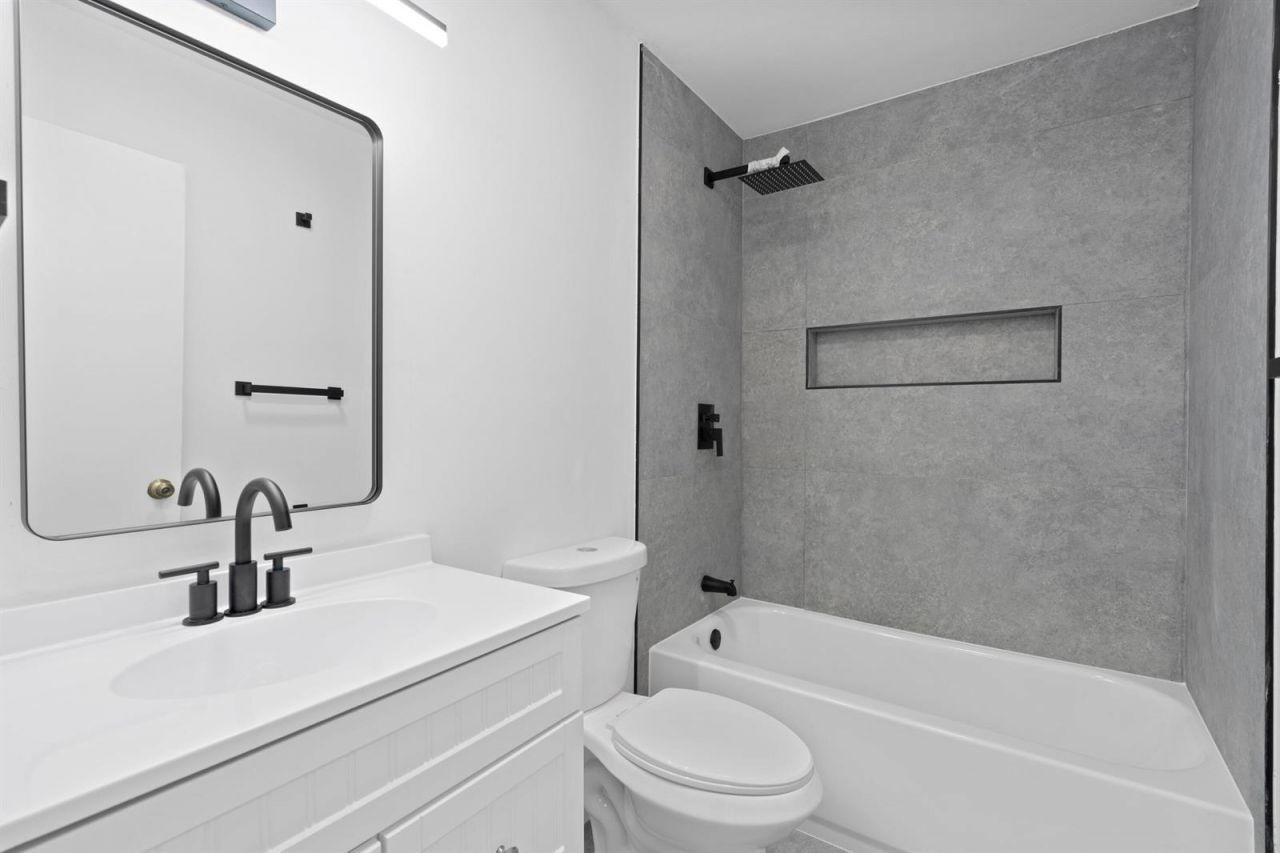 350 Club Circle , Unit 208, Boca Raton, FL 33487 Photo