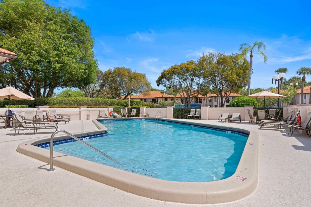 350 Club Circle , Unit 208, Boca Raton, FL 33487 Photo