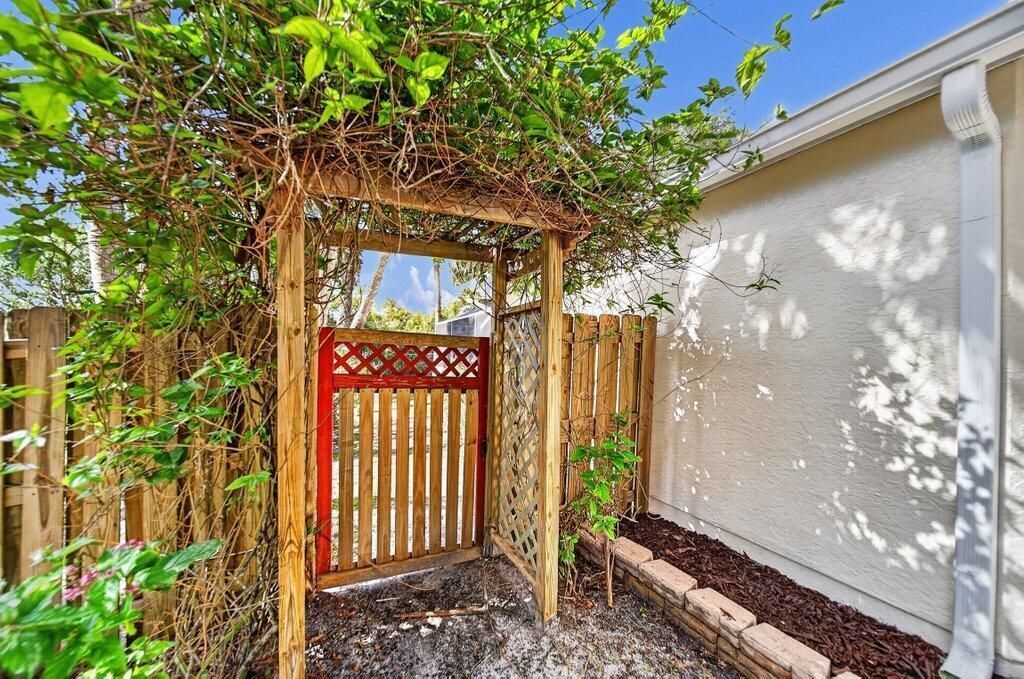 612 SE 6th Street , Stuart, FL 34994 Photo