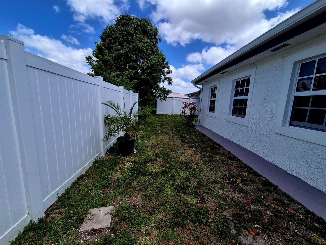 1015 NW 68th Avenue , Margate, FL 33063 Photo