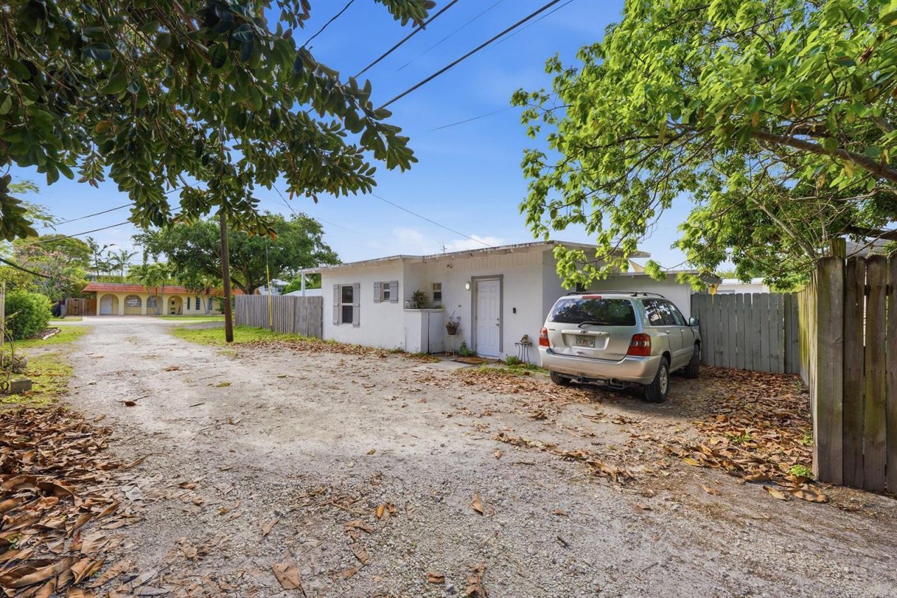 516 SW 15th Street , Unit 1-1, Fort Lauderdale, FL 33315 Photo