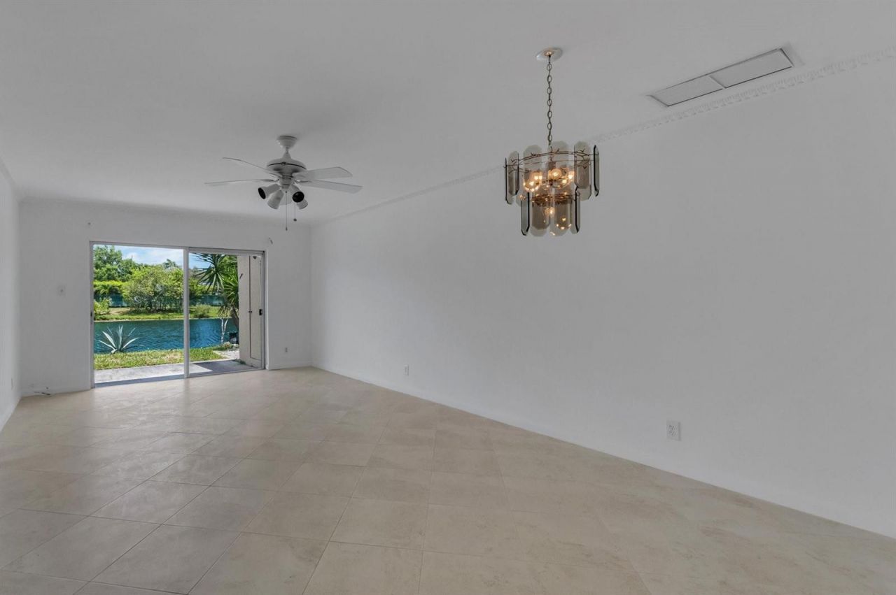 8829 Bella Vista Drive , Unit 282, Boca Raton, FL 33433 Photo