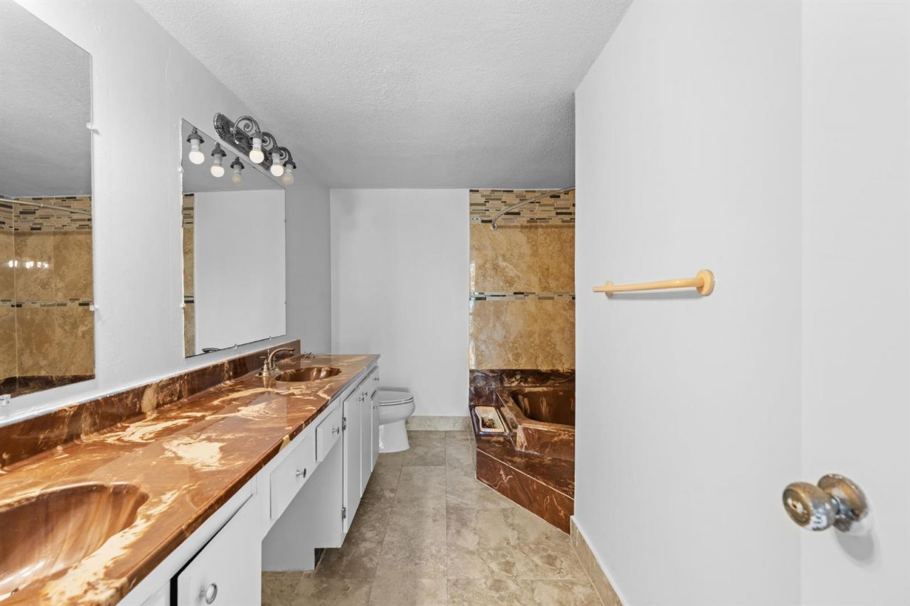 701 NE 205th Terrace , Miami, FL 33179 Photo