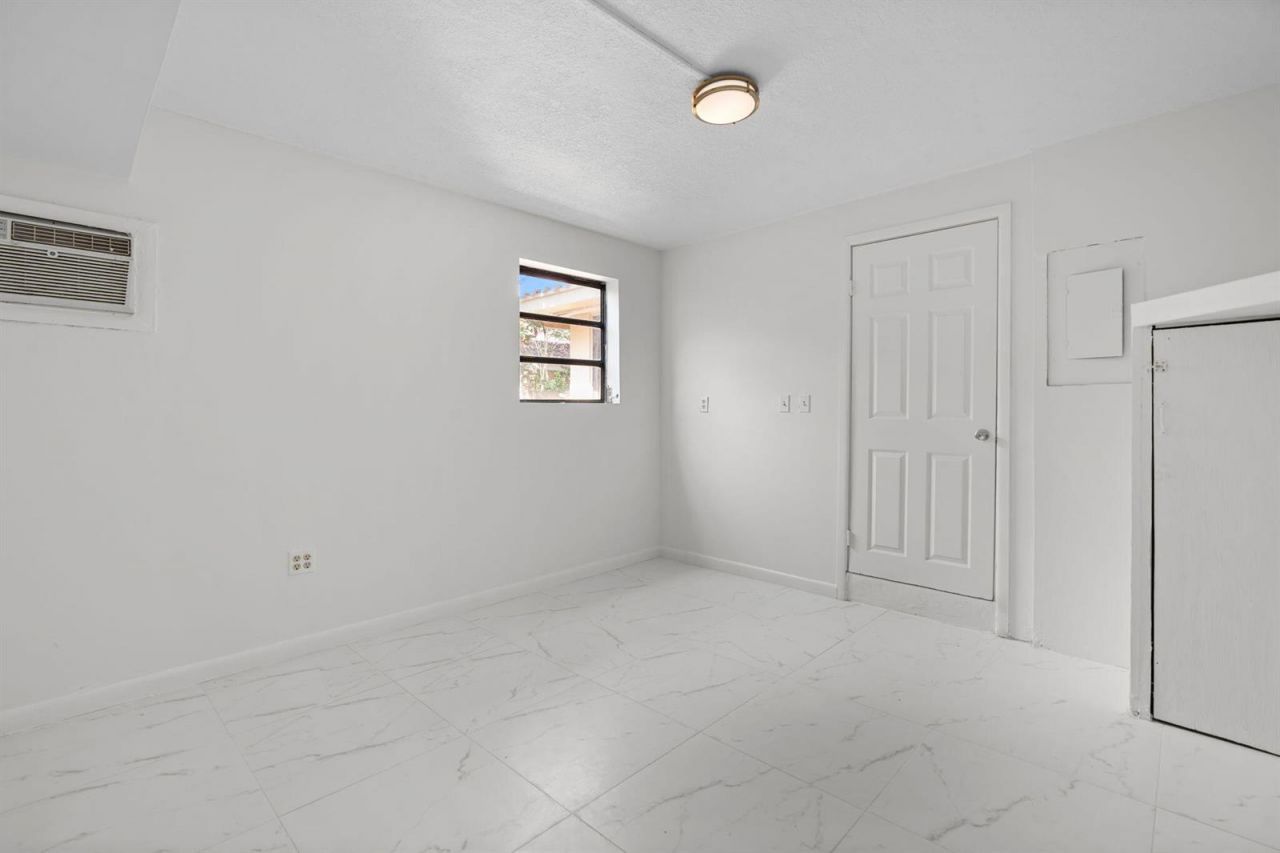 701 NE 205th Terrace , Miami, FL 33179 Photo