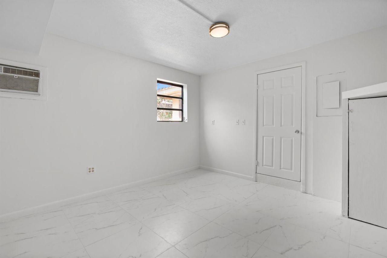 701 NE 205th Terrace , Miami, FL 33179 Photo