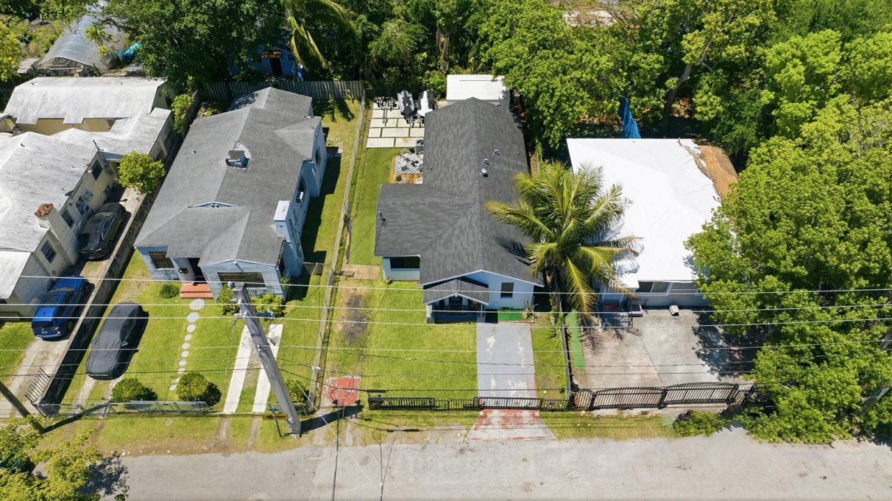 7700 NE 1st Court , Miami, FL 33138 Photo