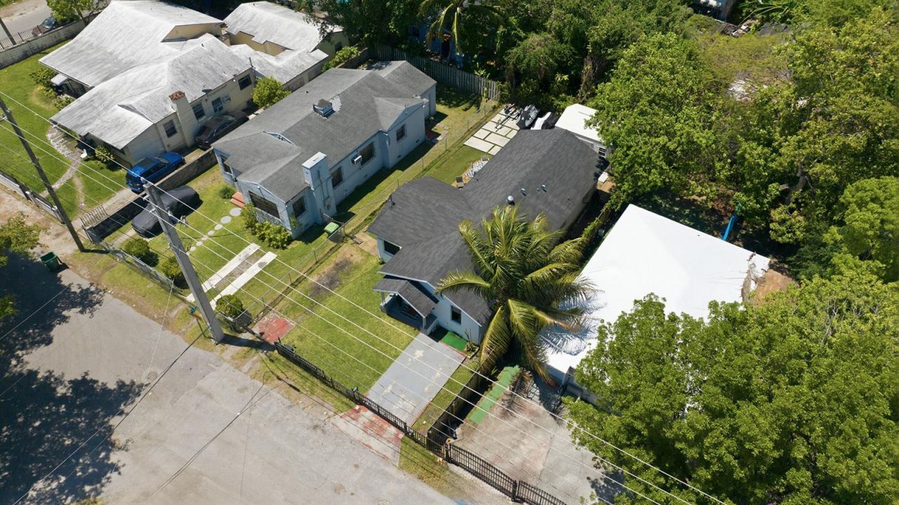 7700 NE 1st Court , Miami, FL 33138 Photo