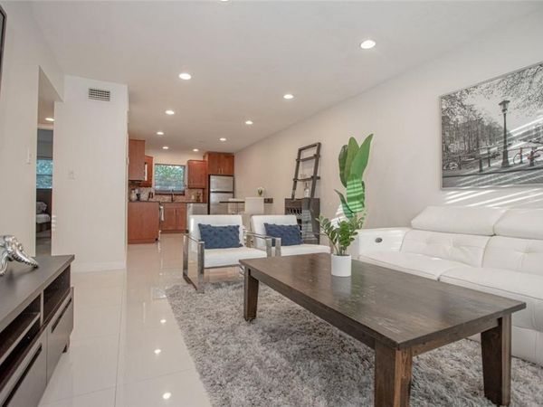 601 SE 5th Court , Unit 108, Fort Lauderdale, FL 33301