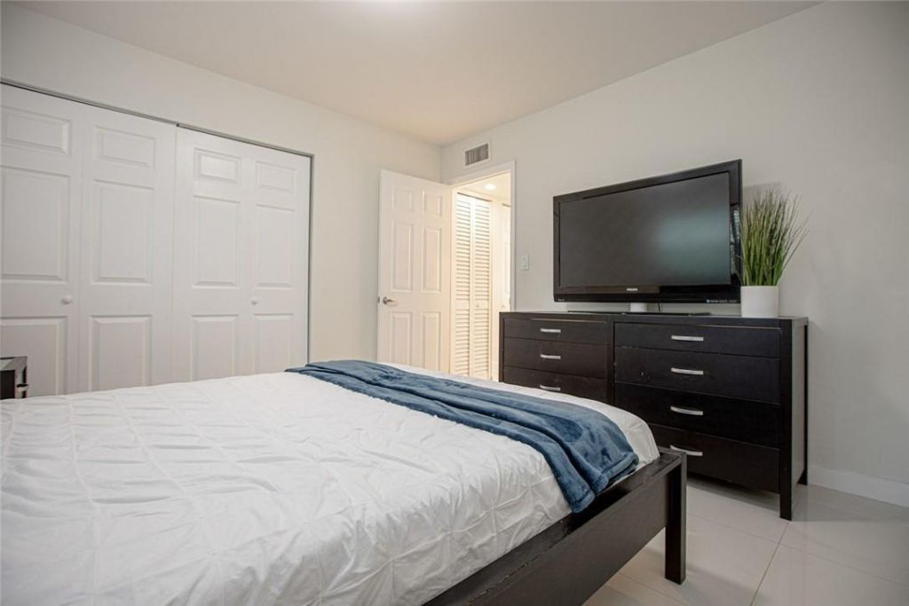 601 SE 5th Court , Unit 108, Fort Lauderdale, FL 33301 Photo
