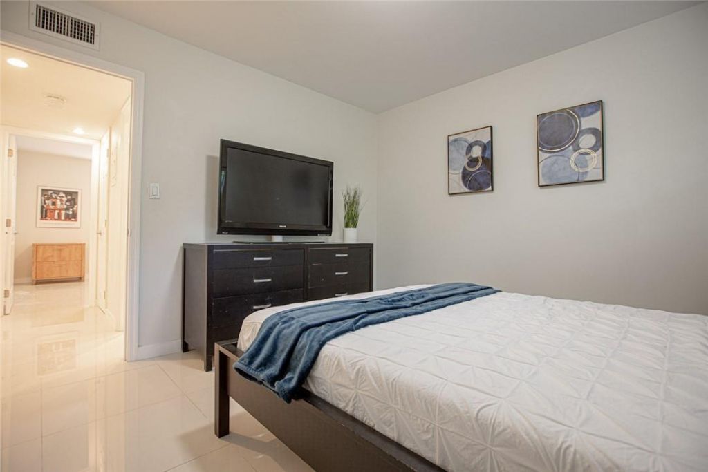601 SE 5th Court , Unit 108, Fort Lauderdale, FL 33301 Photo